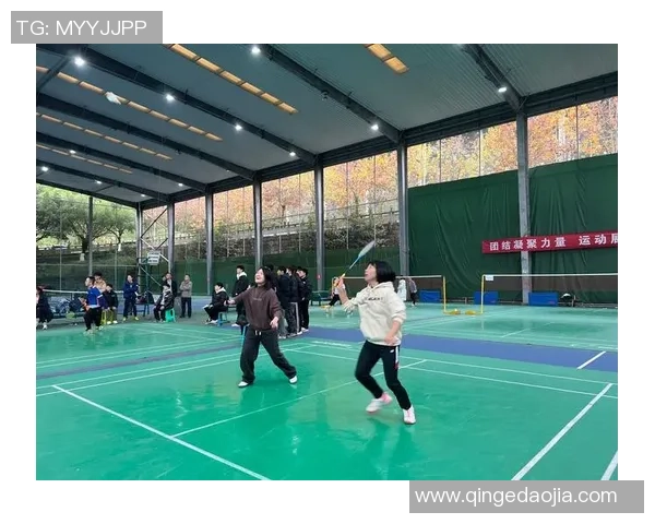 杭州羽毛球队在钻石联赛中的辉煌成就与突破之路解析 杭州羽毛球队在钻石联赛中的辉煌成就与突破之路解析