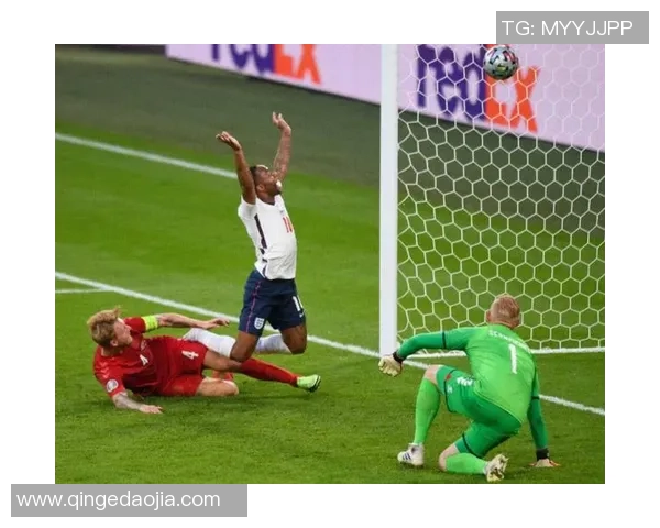 足球明星因伤脚跟打绷带坚韧不拔展现体育精神的背后故事